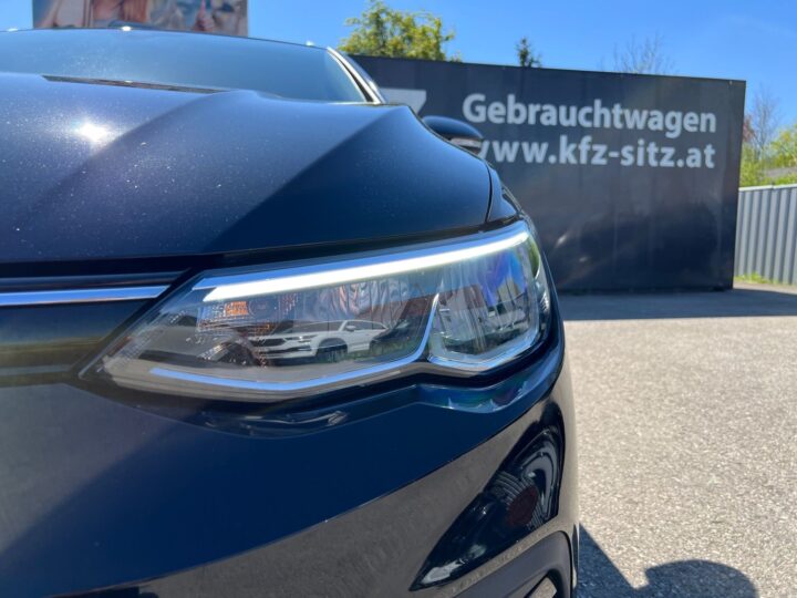 Abbildung Fahrzeugdetailansicht Volkswagen Golf Variant - Nr. 35
