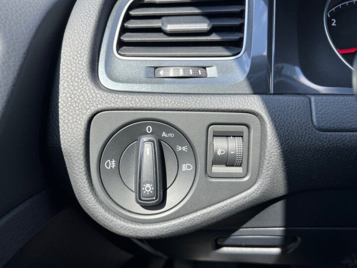 Abbildung Fahrzeugdetailansicht Volkswagen Golf Variant - Nr. 40