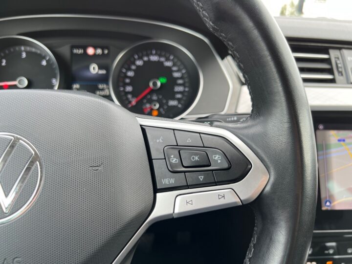 Abbildung Fahrzeugdetailansicht Volkswagen Passat Variant - Nr. 41