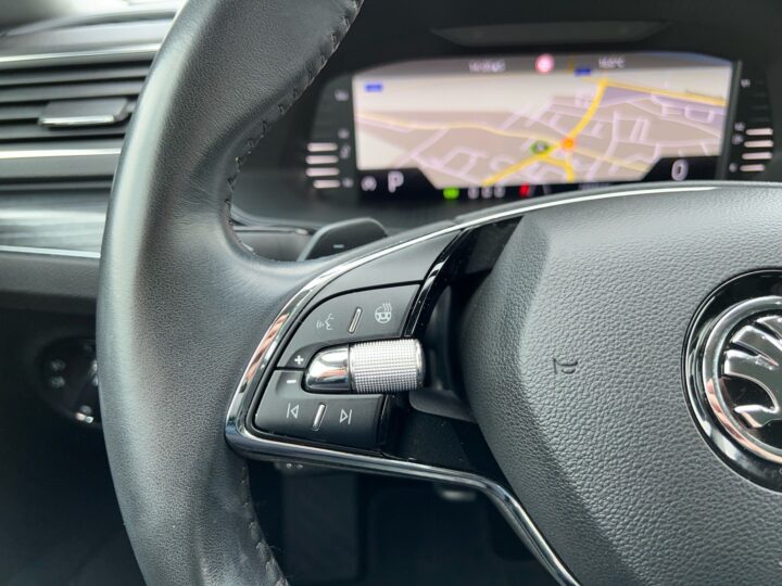 Abbildung Fahrzeugdetailansicht Skoda Superb - Nr. 44