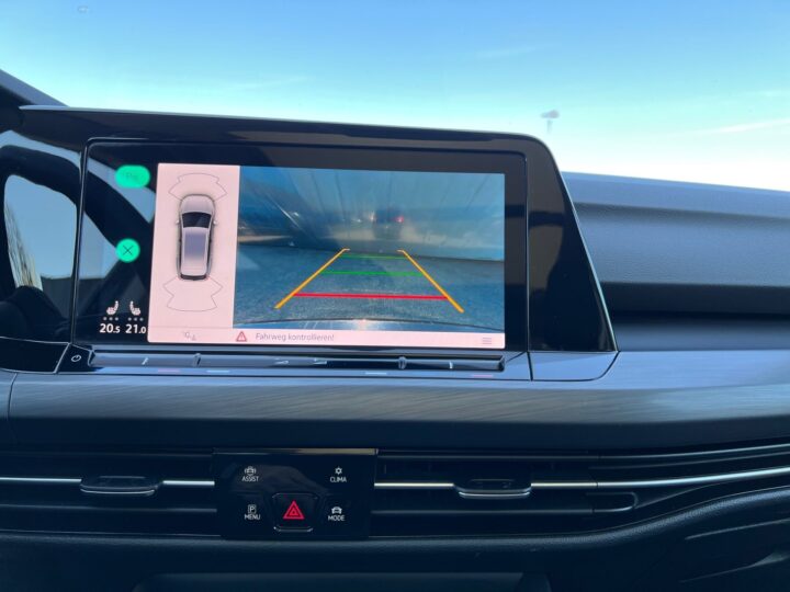 Abbildung Fahrzeugdetailansicht Volkswagen Golf Variant - Nr. 27