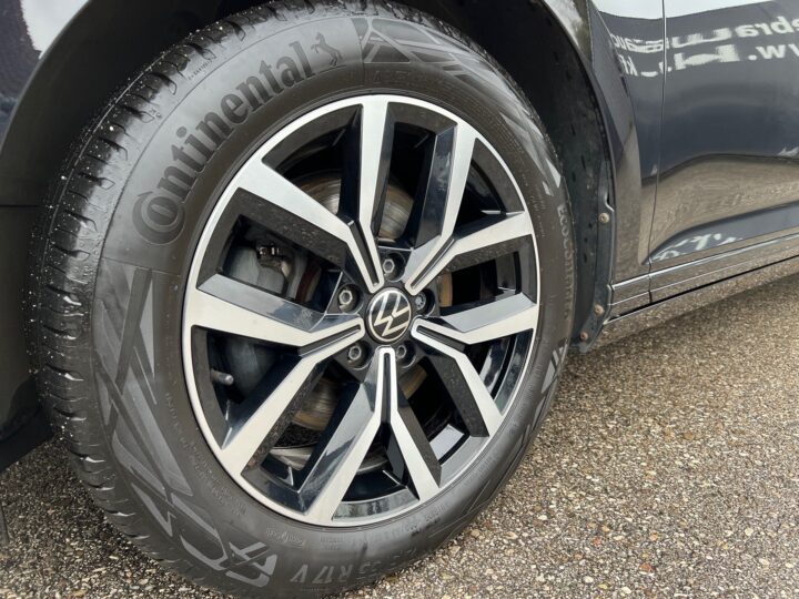 Abbildung Fahrzeugdetailansicht Volkswagen Passat Variant - Nr. 37