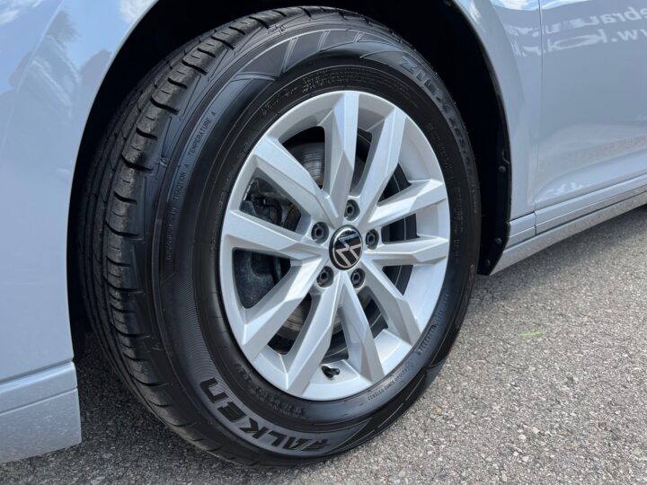 Abbildung Fahrzeugdetailansicht Volkswagen Passat Variant - Nr. 36