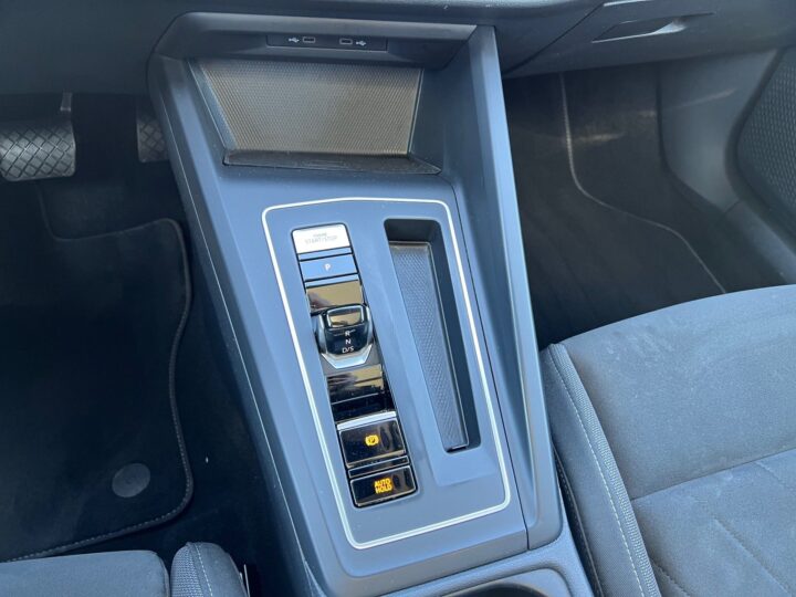 Abbildung Fahrzeugdetailansicht Volkswagen Golf Variant - Nr. 28