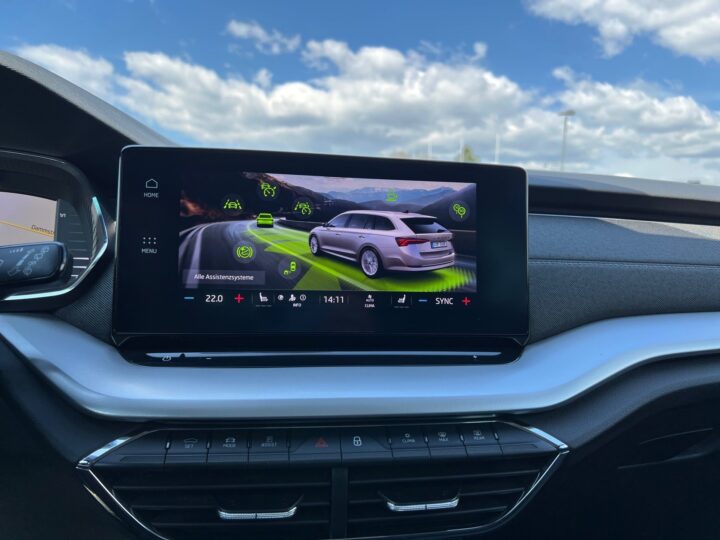 Abbildung Fahrzeugdetailansicht Skoda Octavia - Nr. 24