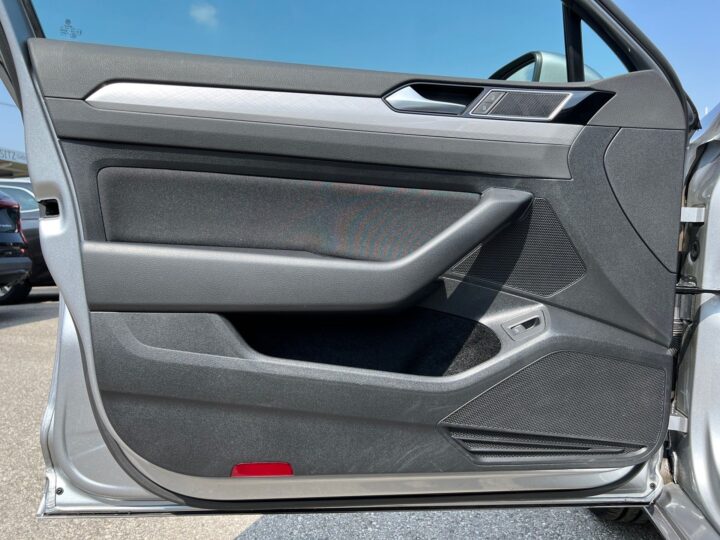 Abbildung Fahrzeugdetailansicht Volkswagen Passat Variant - Nr. 29