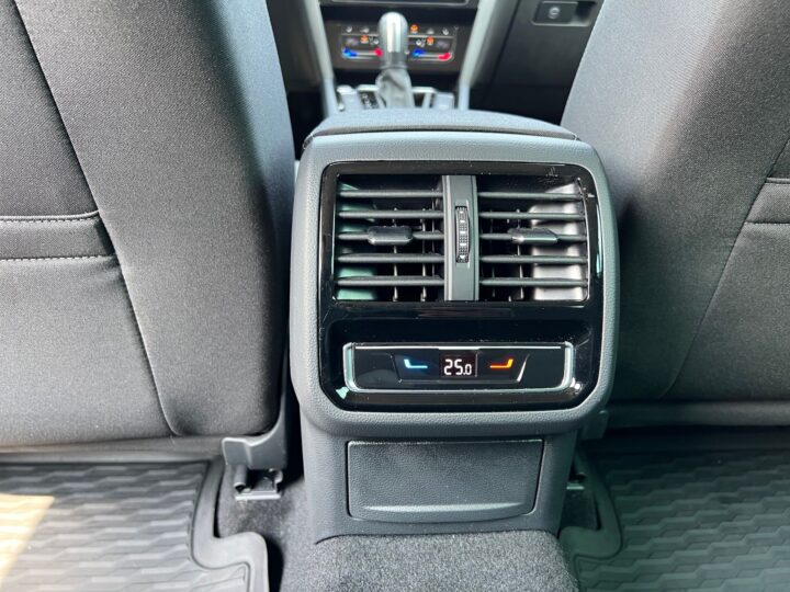 Abbildung Fahrzeugdetailansicht Volkswagen Passat Variant - Nr. 32