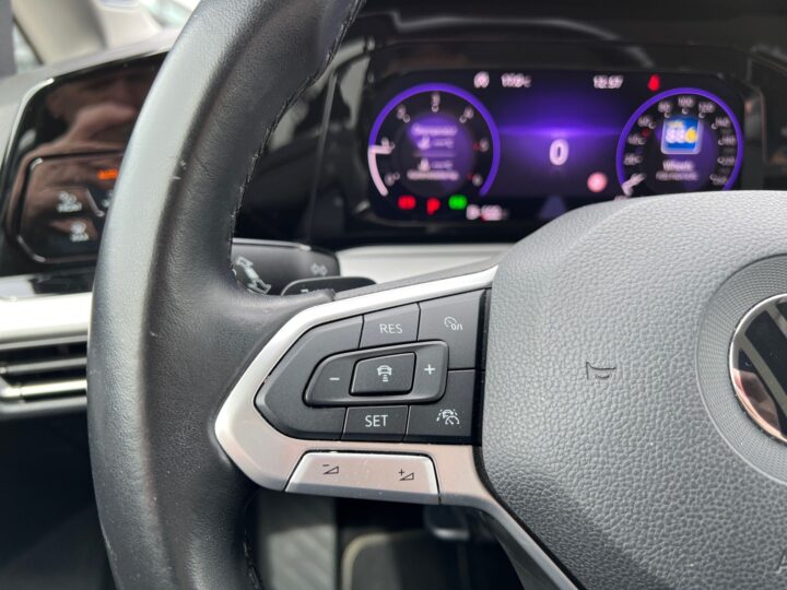 Abbildung Fahrzeugdetailansicht Volkswagen Golf Variant - Nr. 40