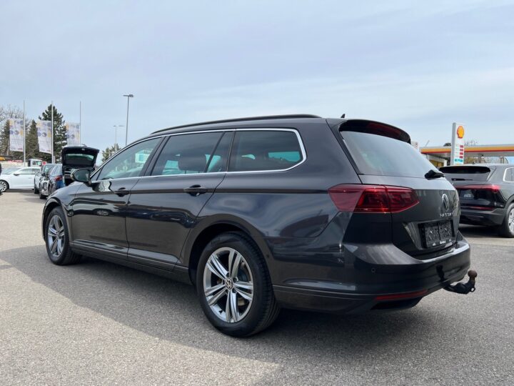 Abbildung Fahrzeugdetailansicht Volkswagen Passat Variant - Nr. 4