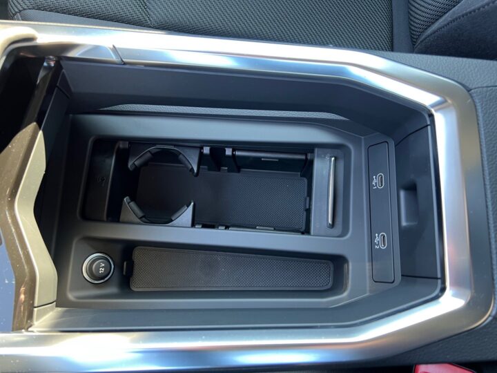 Abbildung Fahrzeugdetailansicht Audi e-tron - Nr. 29