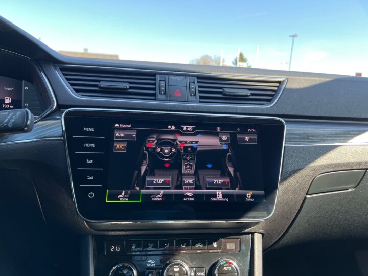 Abbildung Fahrzeugdetailansicht Skoda Superb - Nr. 23