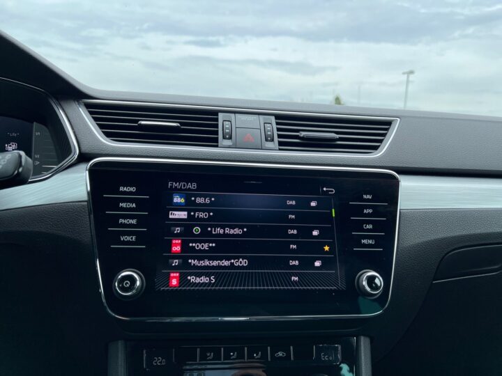 Abbildung Fahrzeugdetailansicht Skoda Superb - Nr. 19