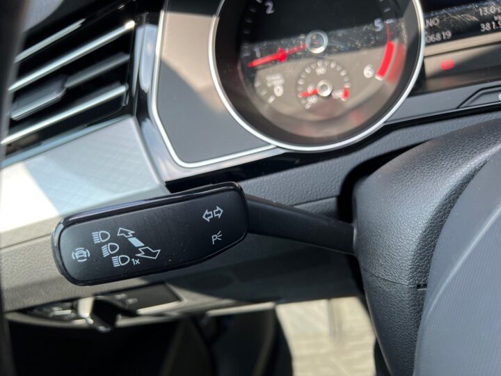 Abbildung Fahrzeugdetailansicht Volkswagen Passat Variant - Nr. 42