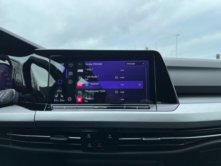 Abbildung Fahrzeugdetailansicht Volkswagen Golf Variant - Nr. 19