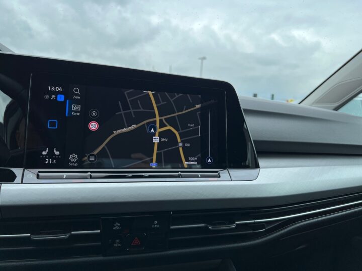 Abbildung Fahrzeugdetailansicht Volkswagen Golf Variant - Nr. 23