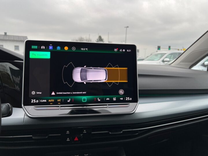 Abbildung Fahrzeugdetailansicht Volkswagen Golf - Nr. 28