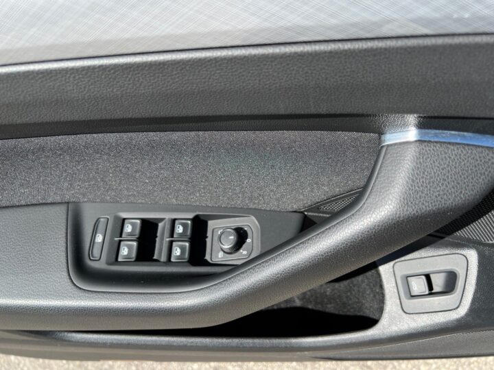 Abbildung Fahrzeugdetailansicht Volkswagen Passat Variant - Nr. 32