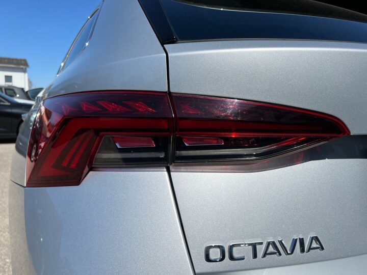 Abbildung Fahrzeugdetailansicht Skoda Octavia - Nr. 38