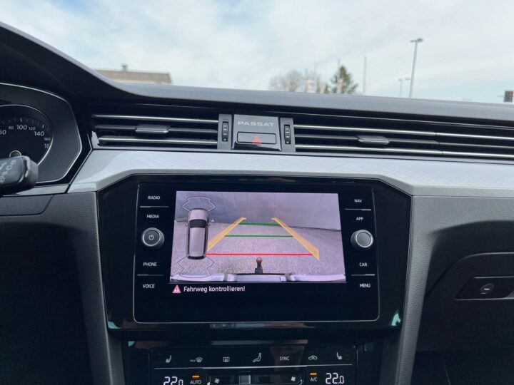 Abbildung Fahrzeugdetailansicht Volkswagen Passat Variant - Nr. 26