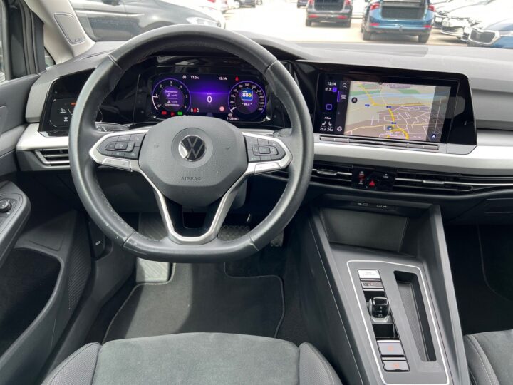 Abbildung Fahrzeugdetailansicht Volkswagen Golf Variant - Nr. 10