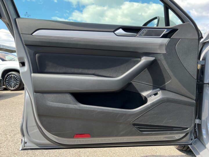 Abbildung Fahrzeugdetailansicht Volkswagen Passat Variant - Nr. 29