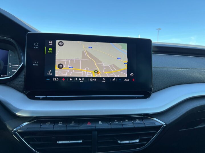 Abbildung Fahrzeugdetailansicht Skoda Octavia - Nr. 24