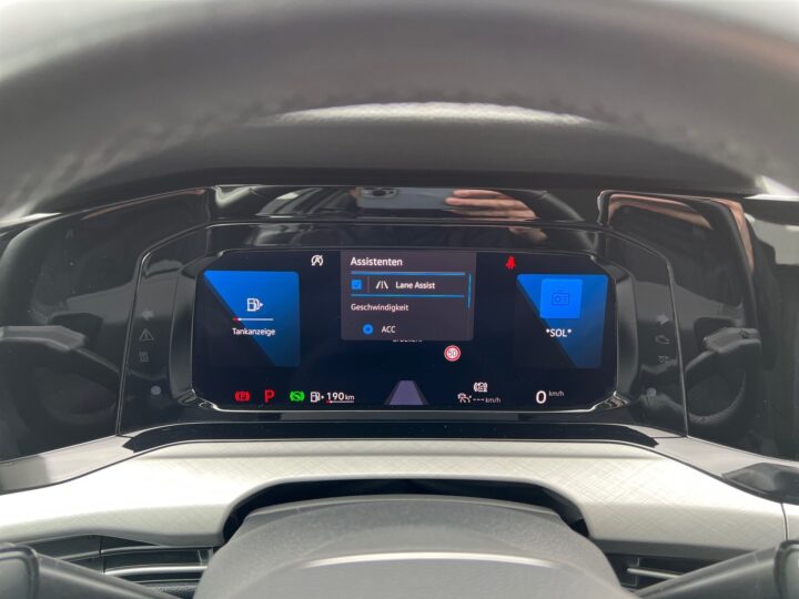 Abbildung Fahrzeugdetailansicht Volkswagen Golf Variant - Nr. 17