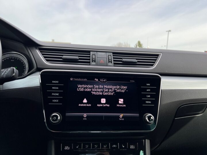 Abbildung Fahrzeugdetailansicht Skoda Superb - Nr. 21