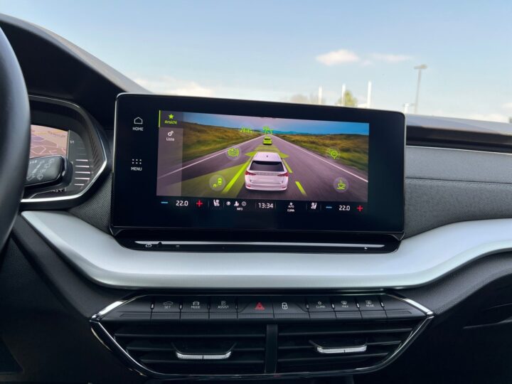 Abbildung Fahrzeugdetailansicht Skoda Octavia - Nr. 22