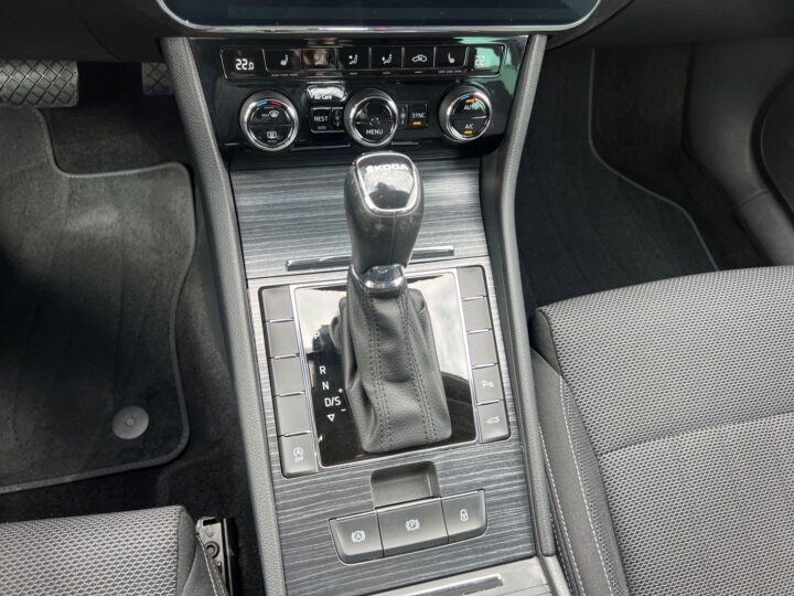 Abbildung Fahrzeugdetailansicht Skoda Superb - Nr. 28