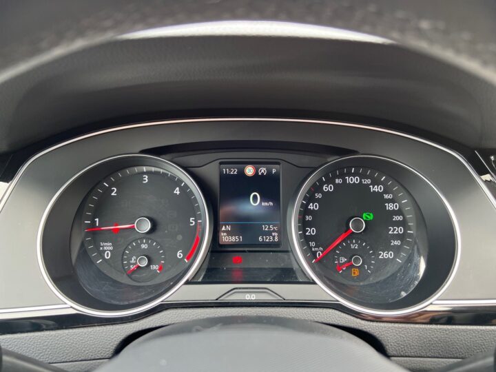 Abbildung Fahrzeugdetailansicht Volkswagen Passat Variant - Nr. 16