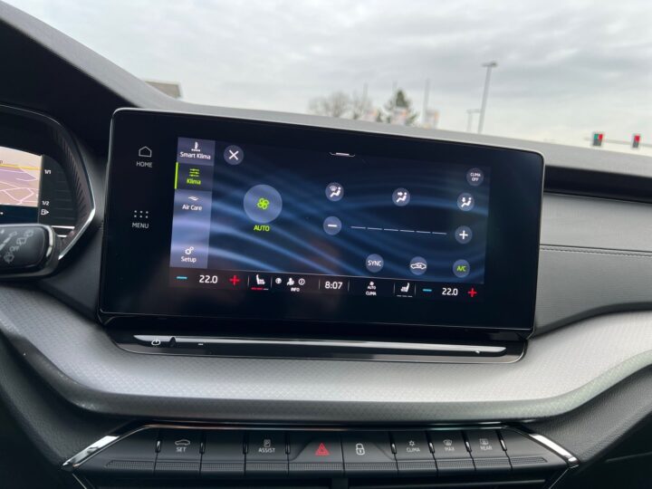 Abbildung Fahrzeugdetailansicht Skoda Octavia - Nr. 25