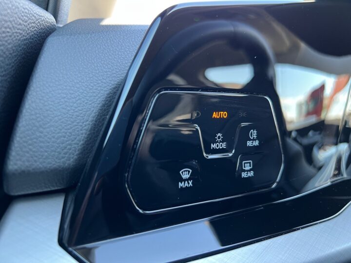 Abbildung Fahrzeugdetailansicht Volkswagen Golf Variant - Nr. 43