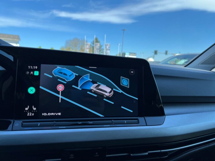 Abbildung Fahrzeugdetailansicht Volkswagen Golf Variant - Nr. 24