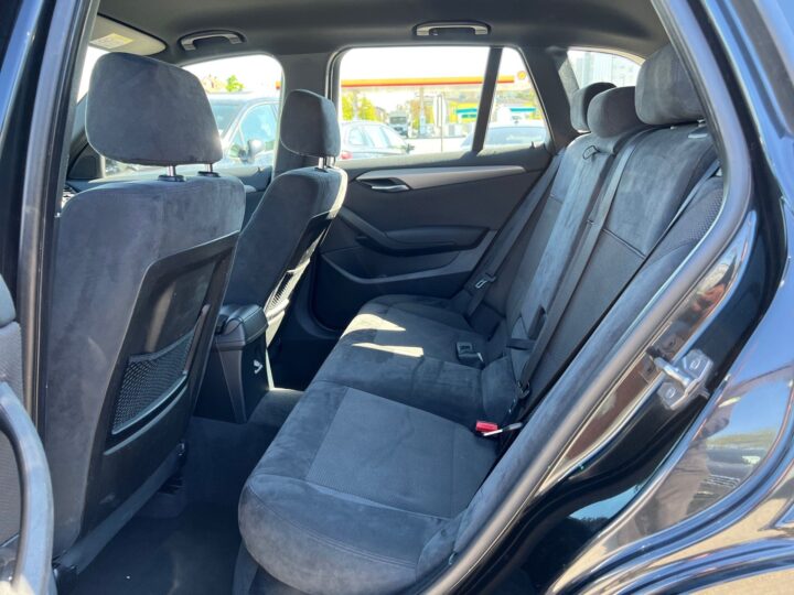 Abbildung Fahrzeugdetailansicht BMW X1 - Nr. 13