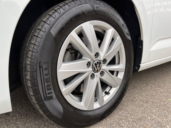 Abbildung Fahrzeugdetailansicht Volkswagen Touran - Nr. 35