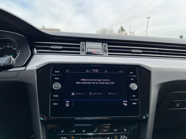 Abbildung Fahrzeugdetailansicht Volkswagen Passat Variant - Nr. 21