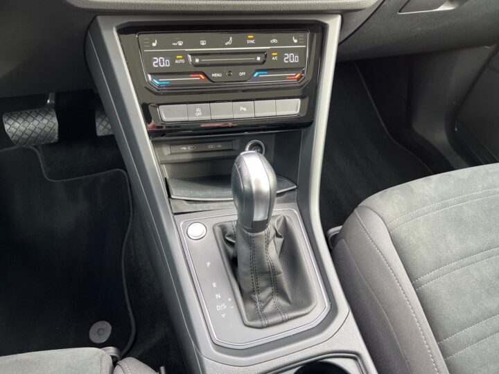 Abbildung Fahrzeugdetailansicht Volkswagen Touran - Nr. 27