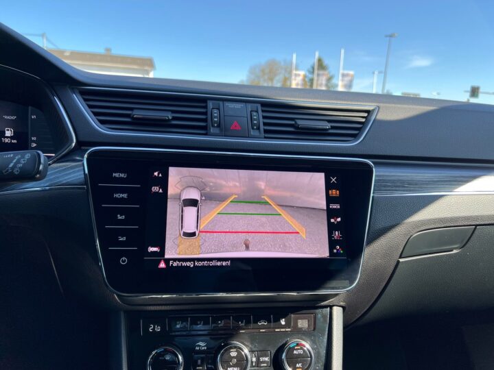 Abbildung Fahrzeugdetailansicht Skoda Superb - Nr. 27