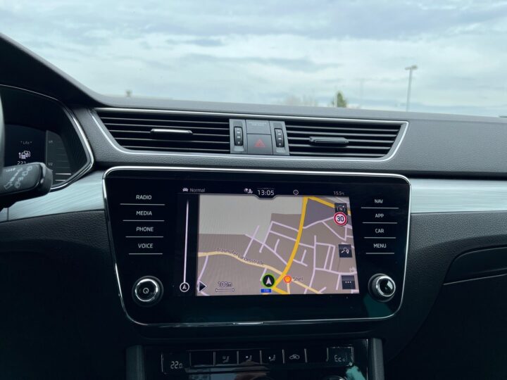 Abbildung Fahrzeugdetailansicht Skoda Superb - Nr. 24