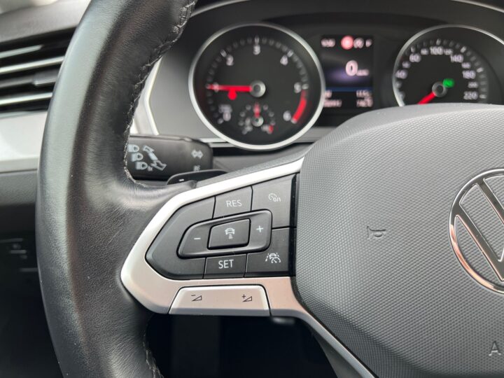 Abbildung Fahrzeugdetailansicht Volkswagen Passat Variant - Nr. 38