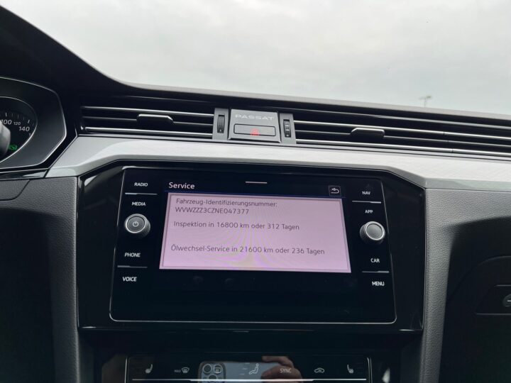 Abbildung Fahrzeugdetailansicht Volkswagen Passat Variant - Nr. 24