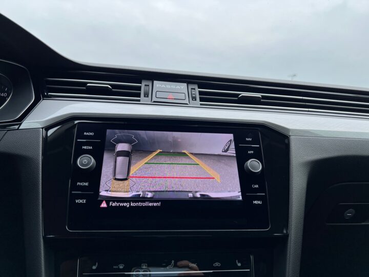 Abbildung Fahrzeugdetailansicht Volkswagen Passat Variant - Nr. 25