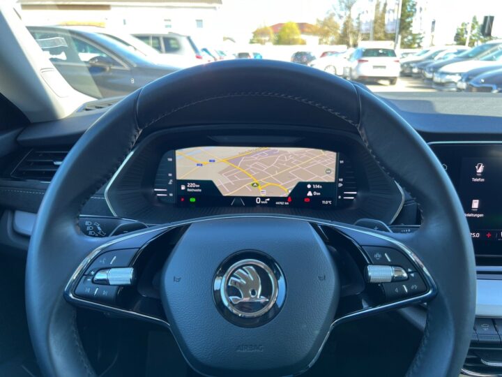 Abbildung Fahrzeugdetailansicht Skoda Octavia - Nr. 15