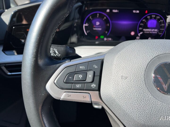 Abbildung Fahrzeugdetailansicht Volkswagen Golf Variant - Nr. 38