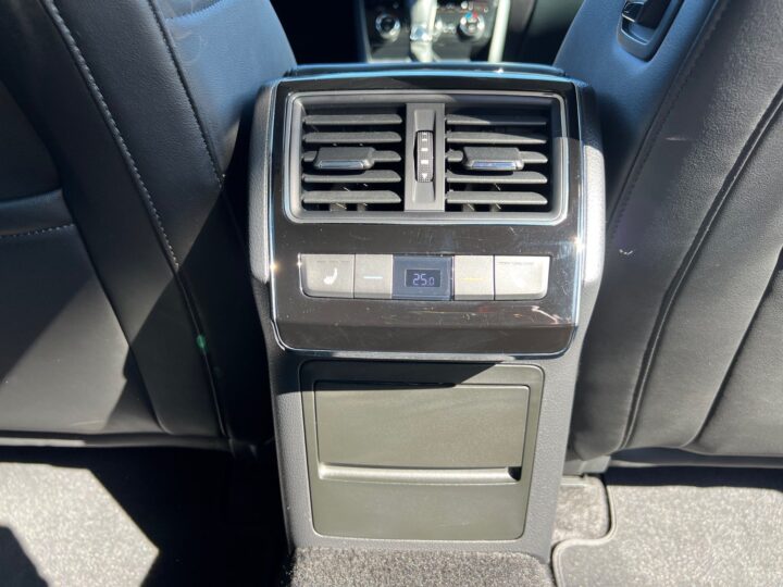 Abbildung Fahrzeugdetailansicht Skoda Superb - Nr. 33