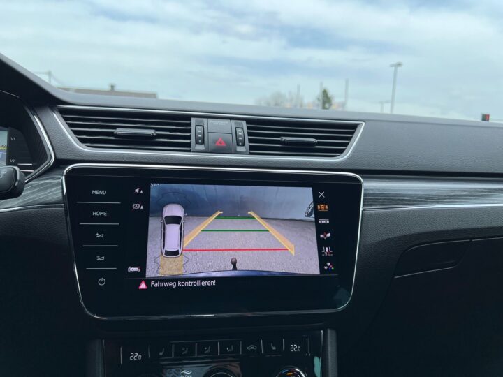 Abbildung Fahrzeugdetailansicht Skoda Superb - Nr. 26