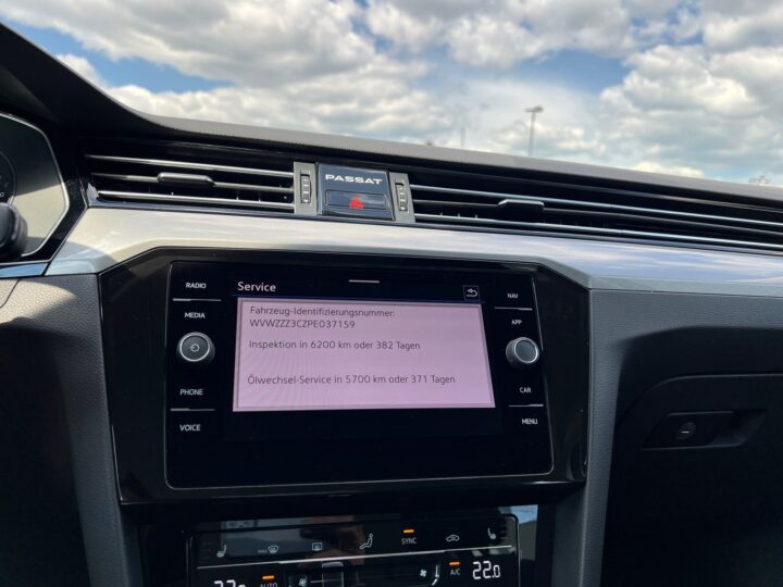 Abbildung Fahrzeugdetailansicht Volkswagen Passat Variant - Nr. 25