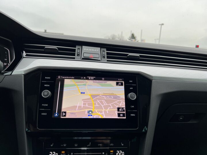 Abbildung Fahrzeugdetailansicht Volkswagen Passat Variant - Nr. 23