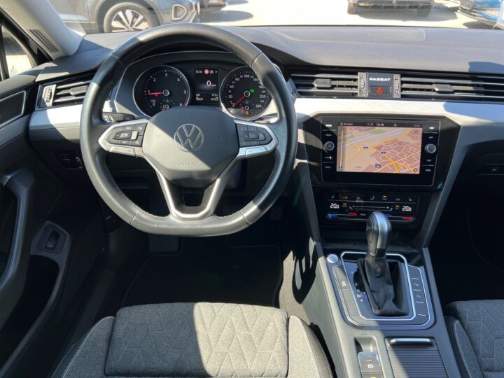 Abbildung Fahrzeugdetailansicht Volkswagen Passat Variant - Nr. 10